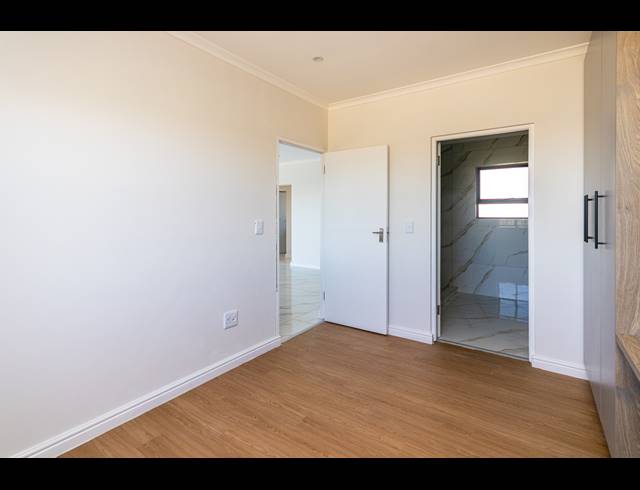 3 BEDROOM APARTMENT FOR SALE IN SANDOWN